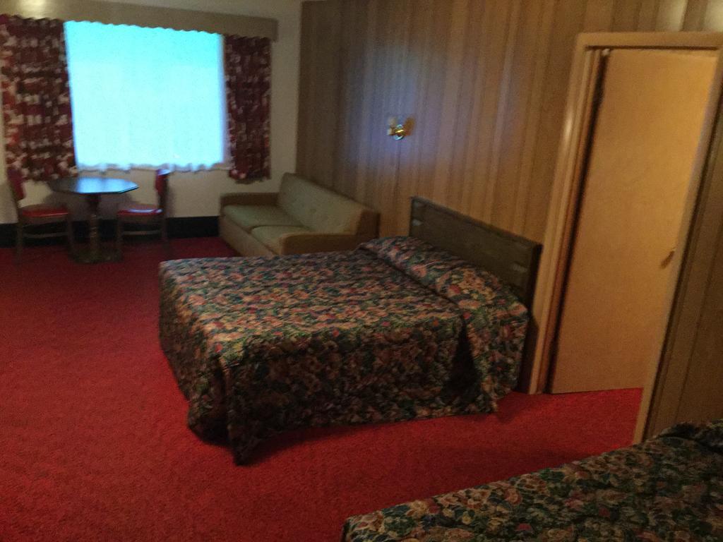 Cedars Motel Ironwood Eksteriør billede