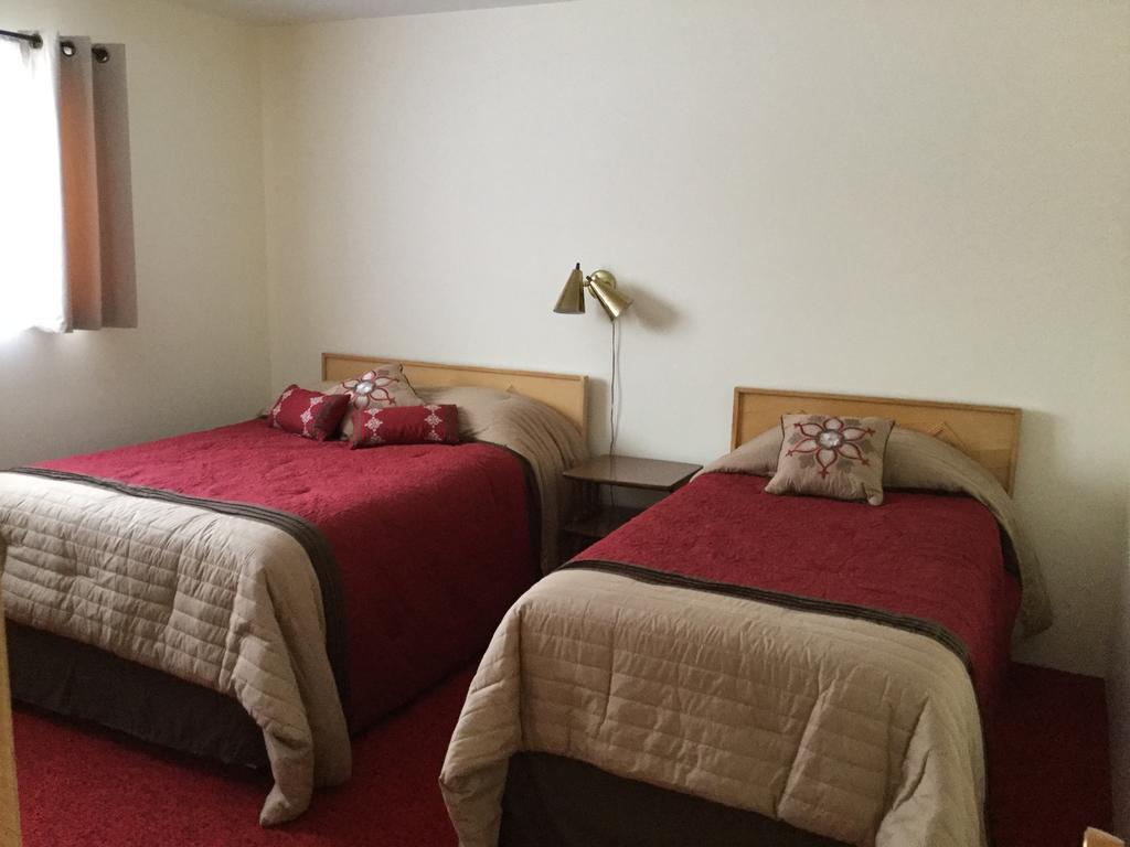 Cedars Motel Ironwood Eksteriør billede