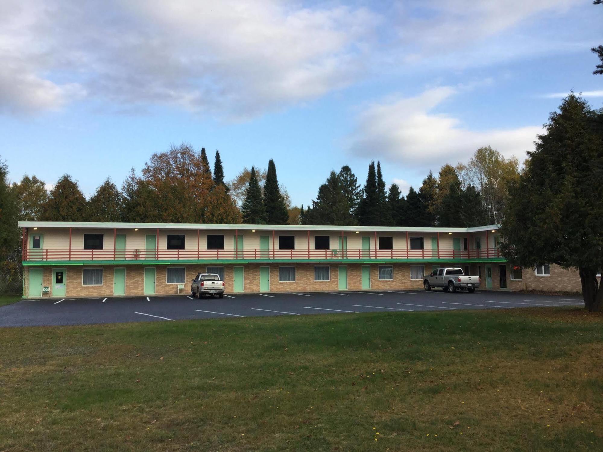 Cedars Motel Ironwood Eksteriør billede