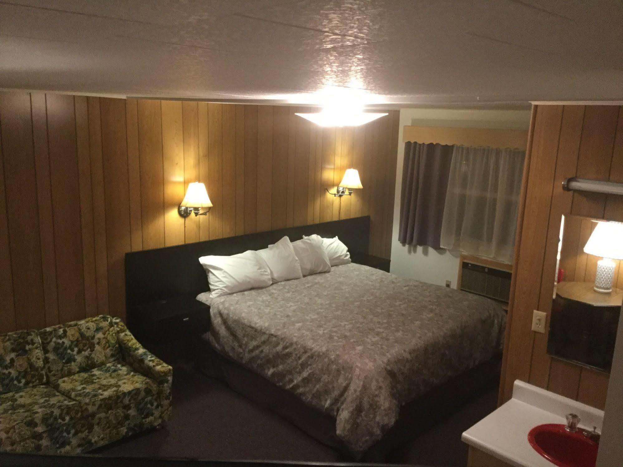 Cedars Motel Ironwood Eksteriør billede