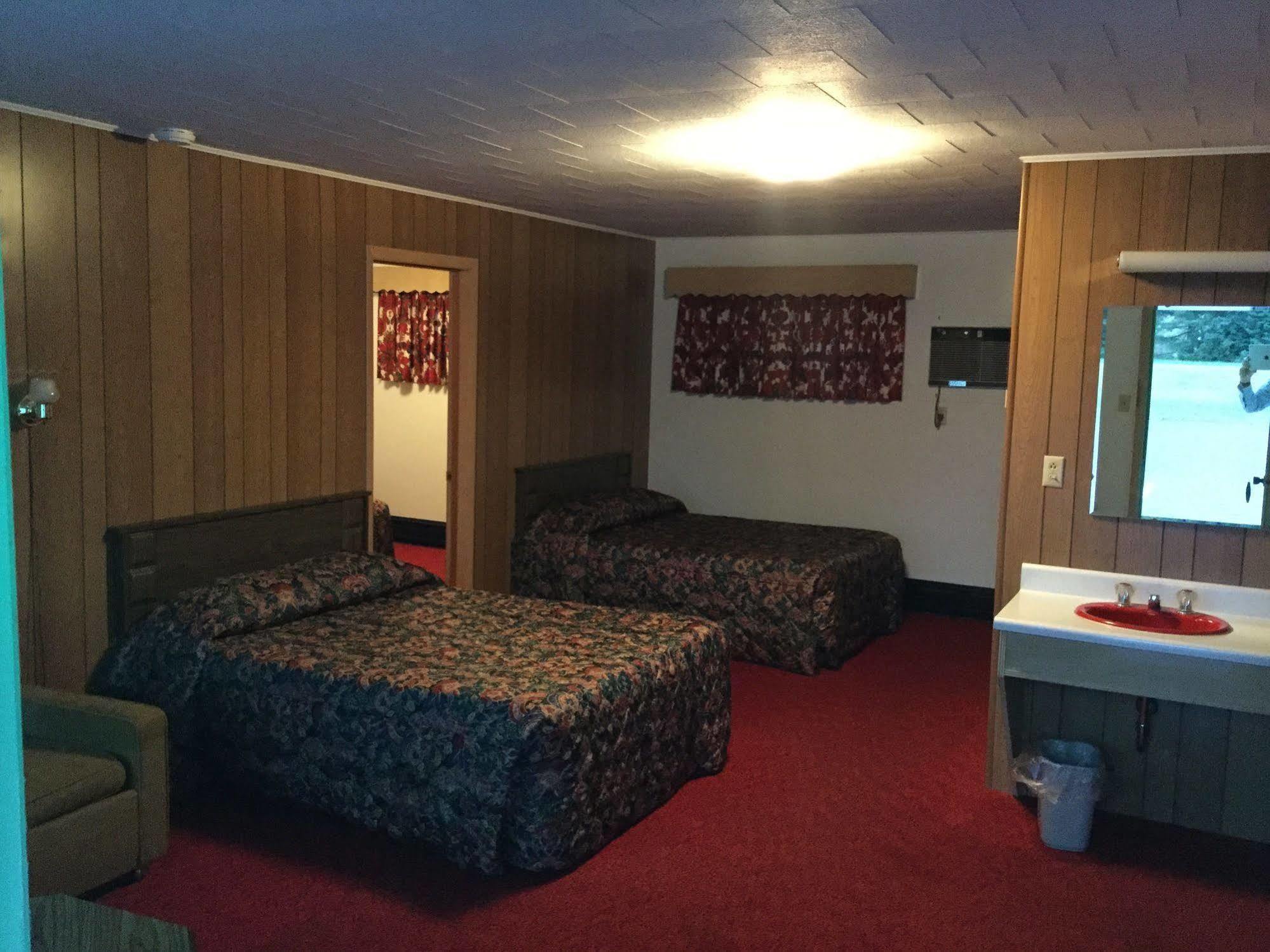 Cedars Motel Ironwood Eksteriør billede